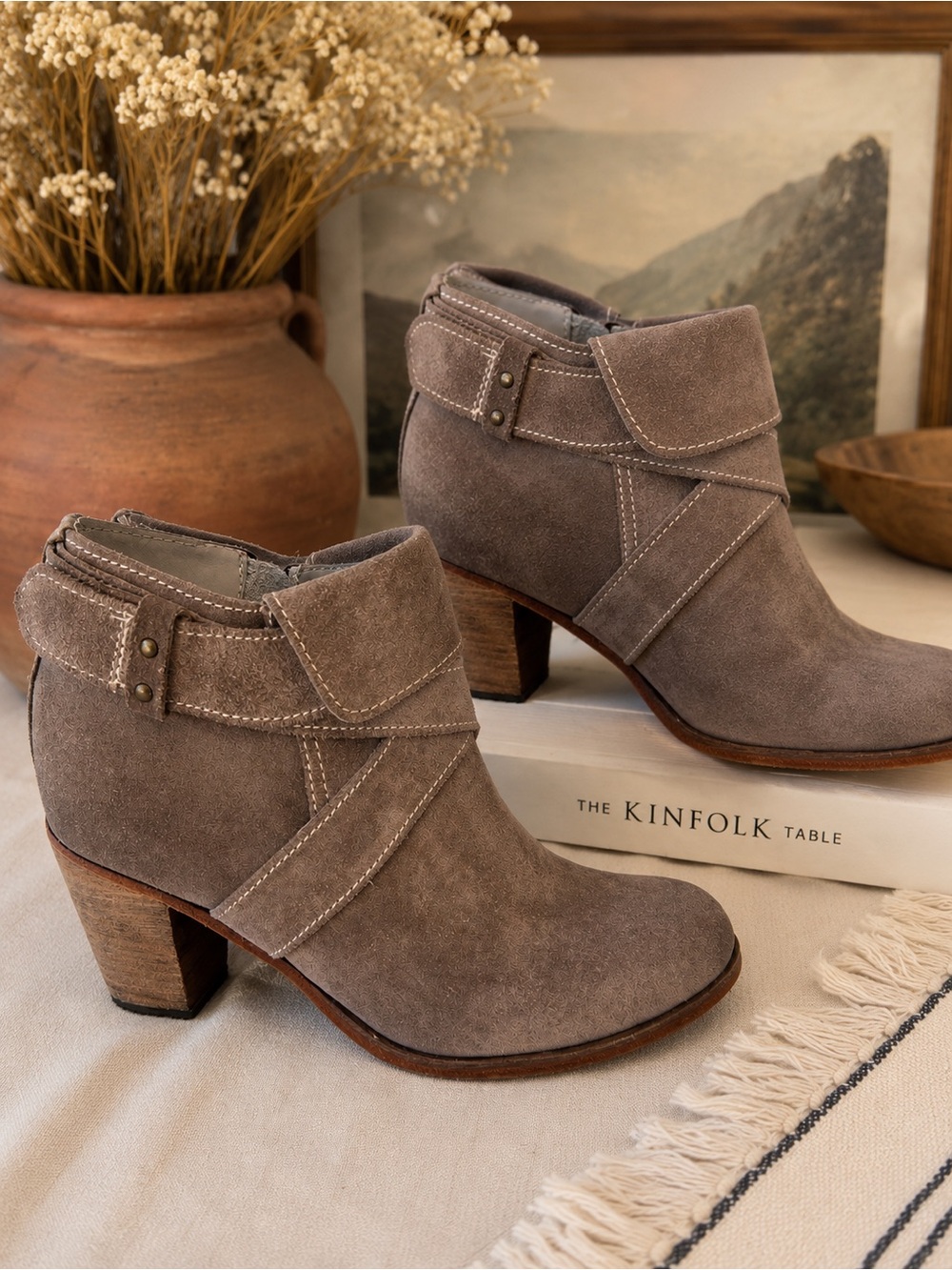 ANTHROPOLOGIE JOHNSTON MURPHY SUEDE HARNESS ZIPPER ANKLE BOOTIES SHOOTIES 7.5